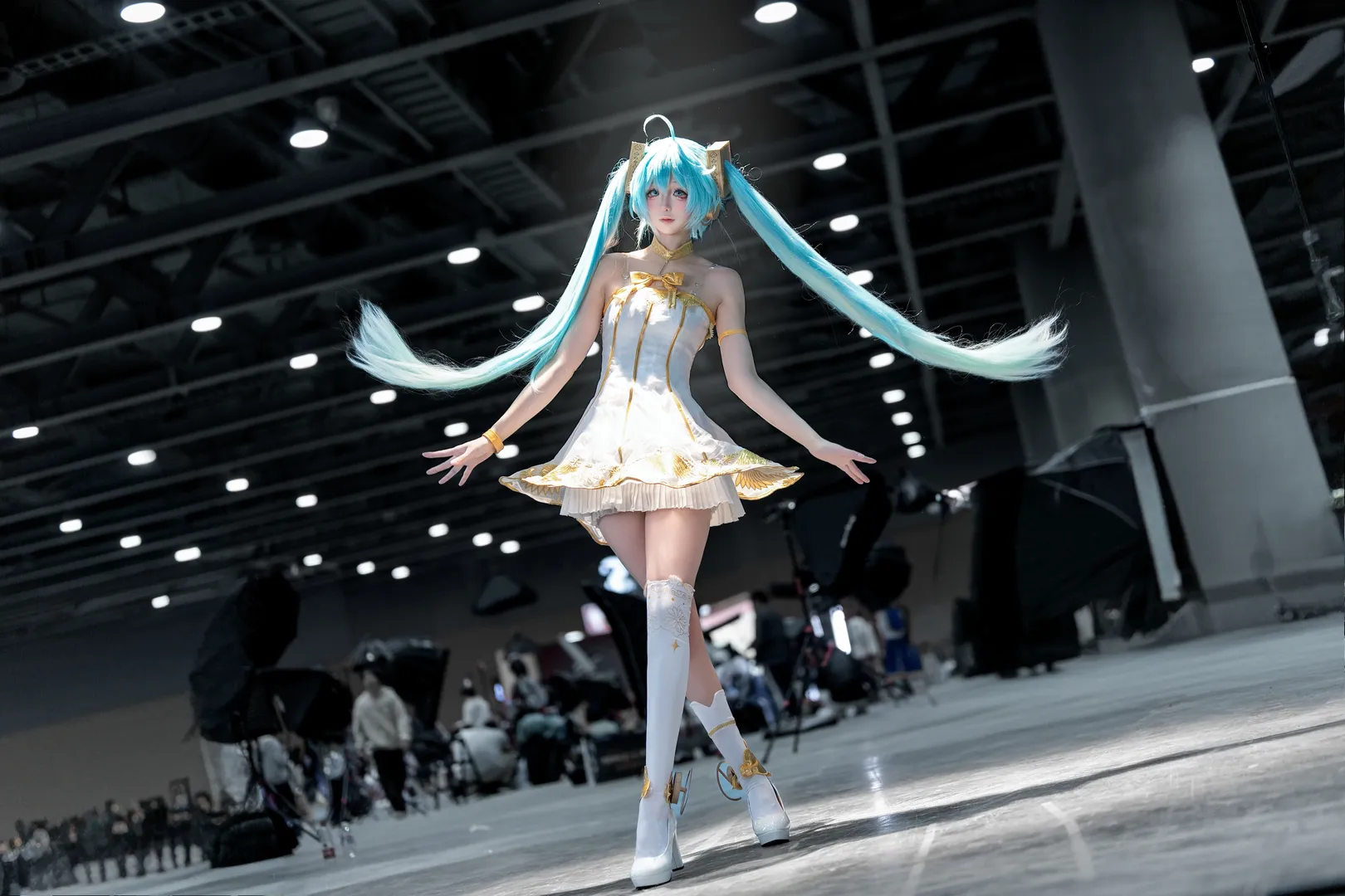 【初音未來cos】元旦廣州螢火蟲漫展白裙返圖 - 第 2 張