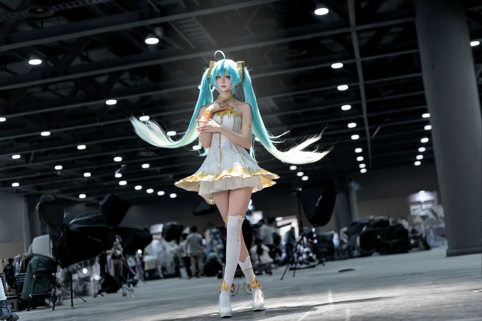 【初音未來cos】元旦廣州螢火蟲漫展白裙返圖 - 第 3 張