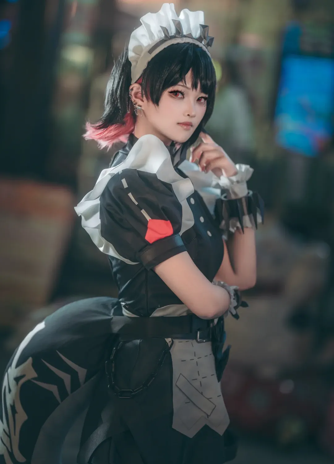 【艾莲乔cos】绝区零大悦城街头速拍，机能风女仆装出街 - 第 3 张