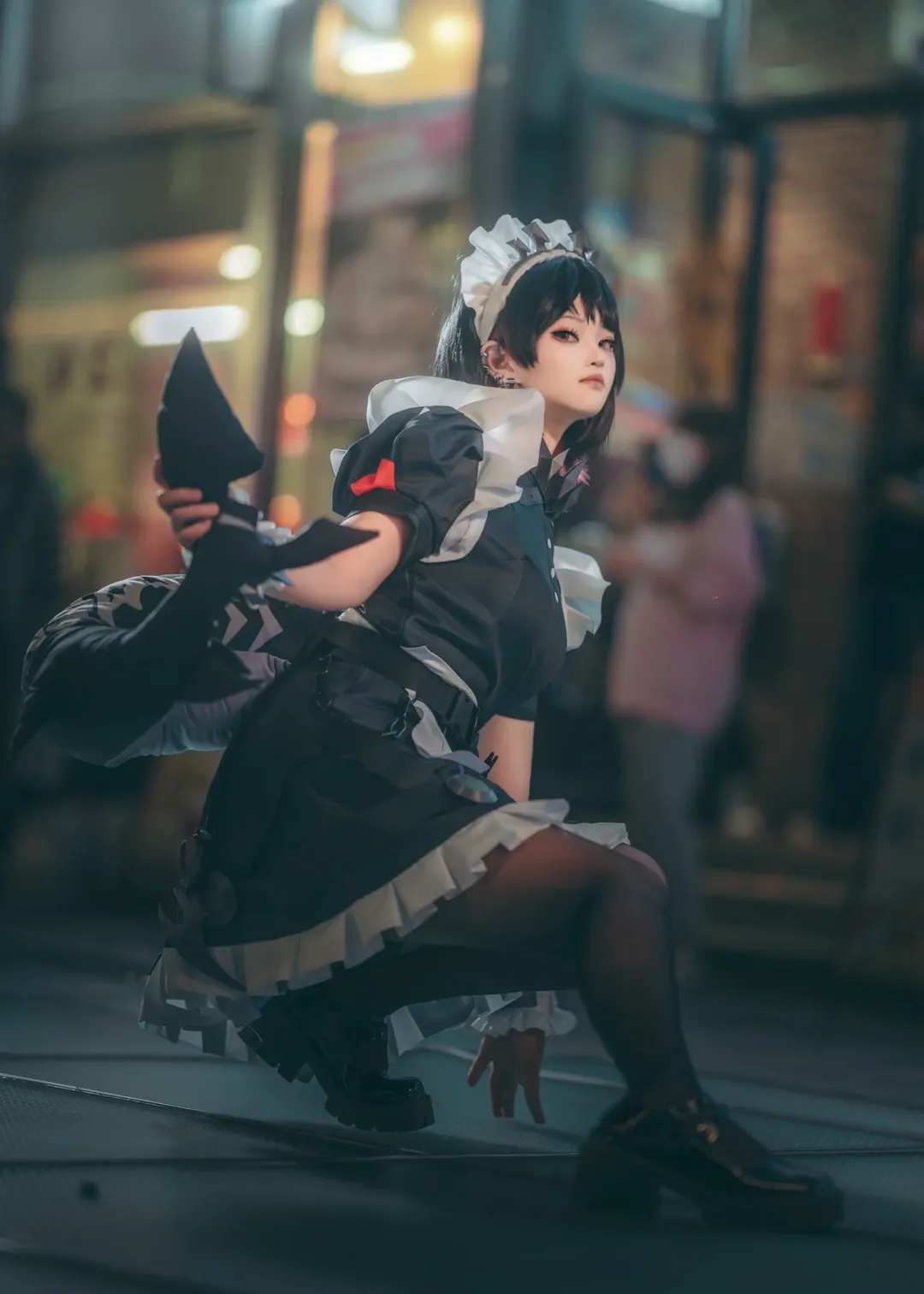 【艾莲乔cos】绝区零大悦城街头速拍，机能风女仆装出街 - 第 4 张