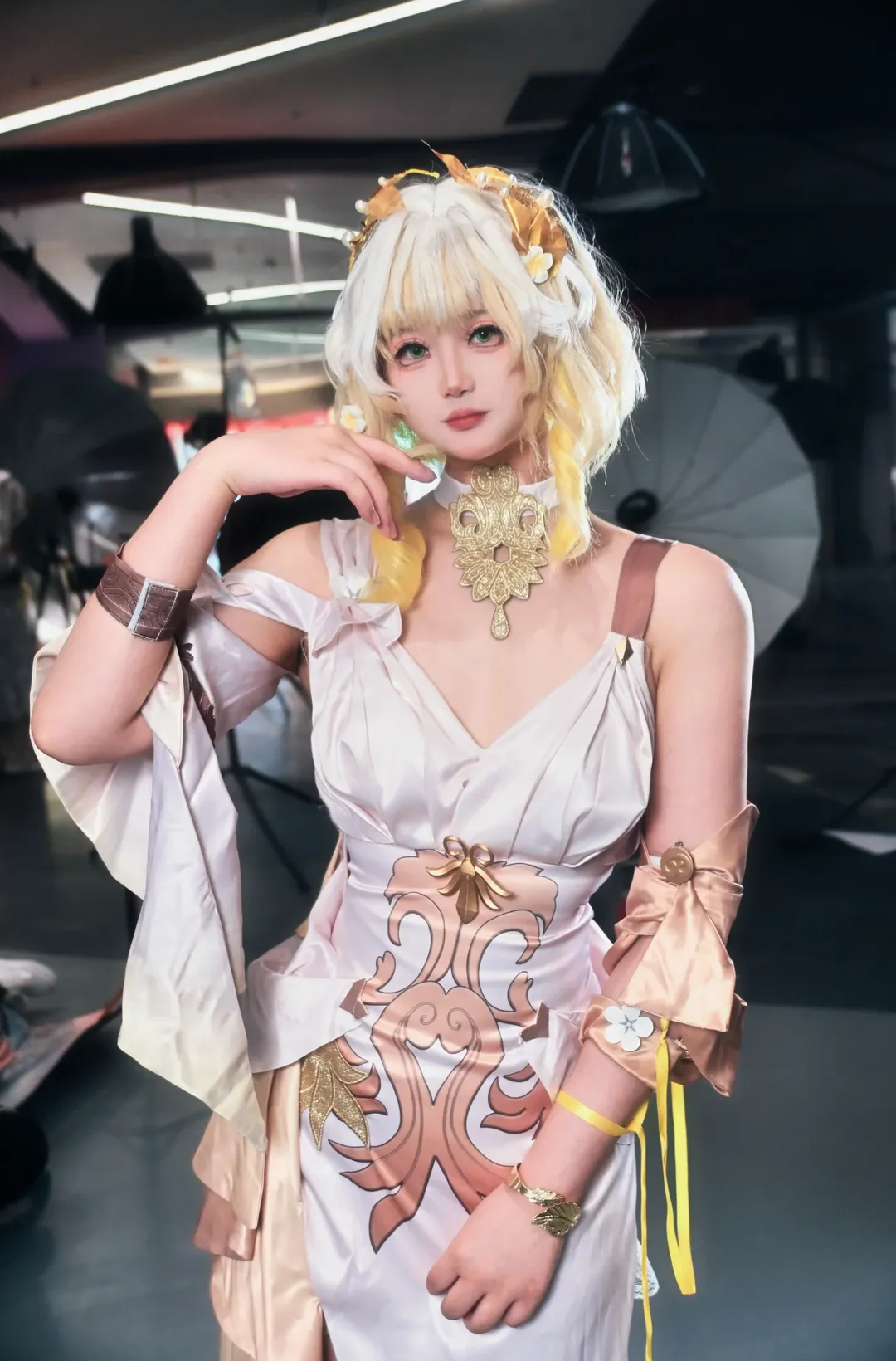 【アグライア コスプレ】『崩壊：スターレイル』のイベント写真、華やかな装いに隠された仕立屋 - 7 枚目