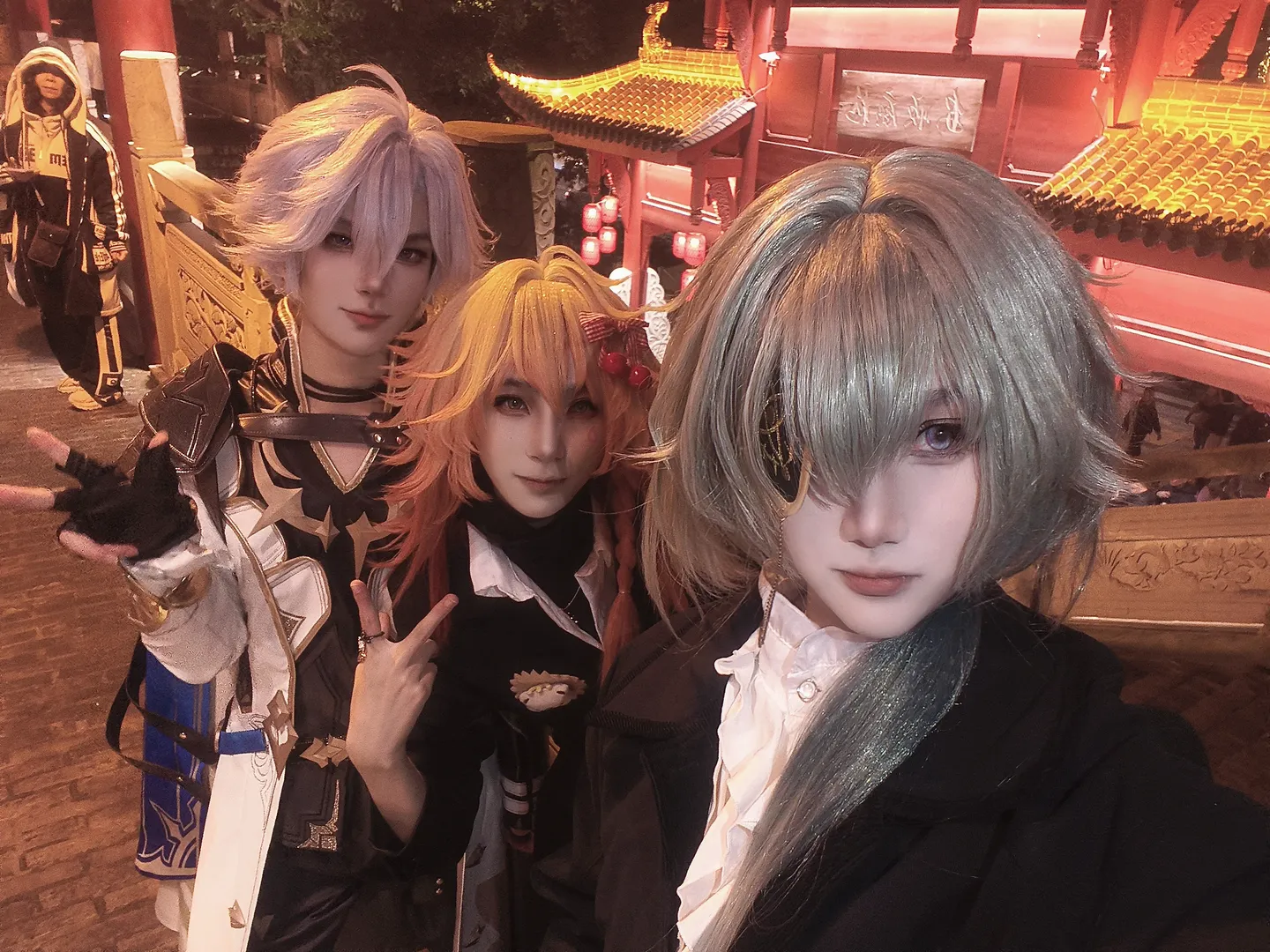 【那刻夏cos】今天和学生还有王储出门吃饭，顺便出片了 - 第 2 张