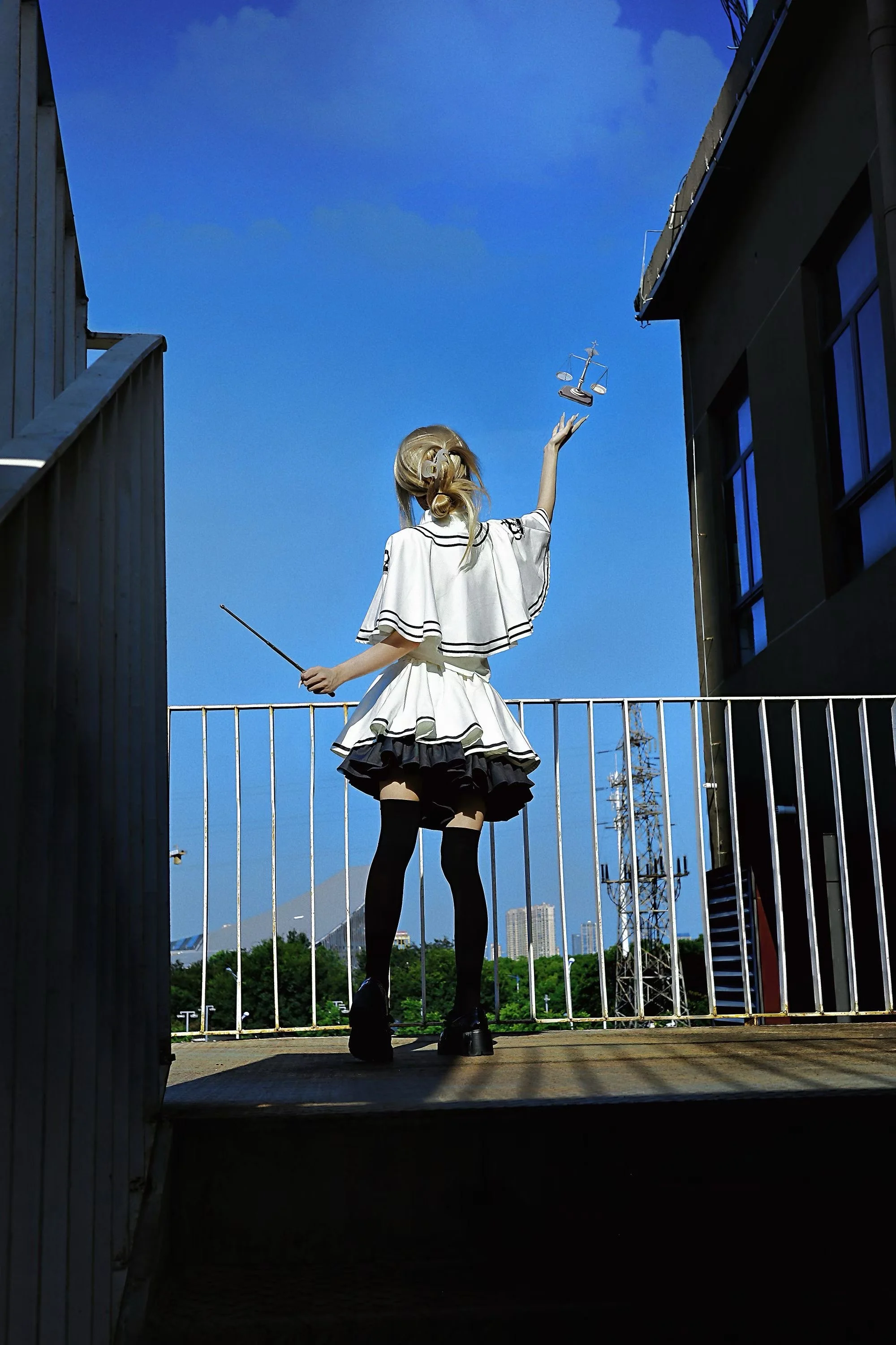 【橘希实香cos】素晴日 美好的每一天不连续存在的天台定格 - 第 2 张