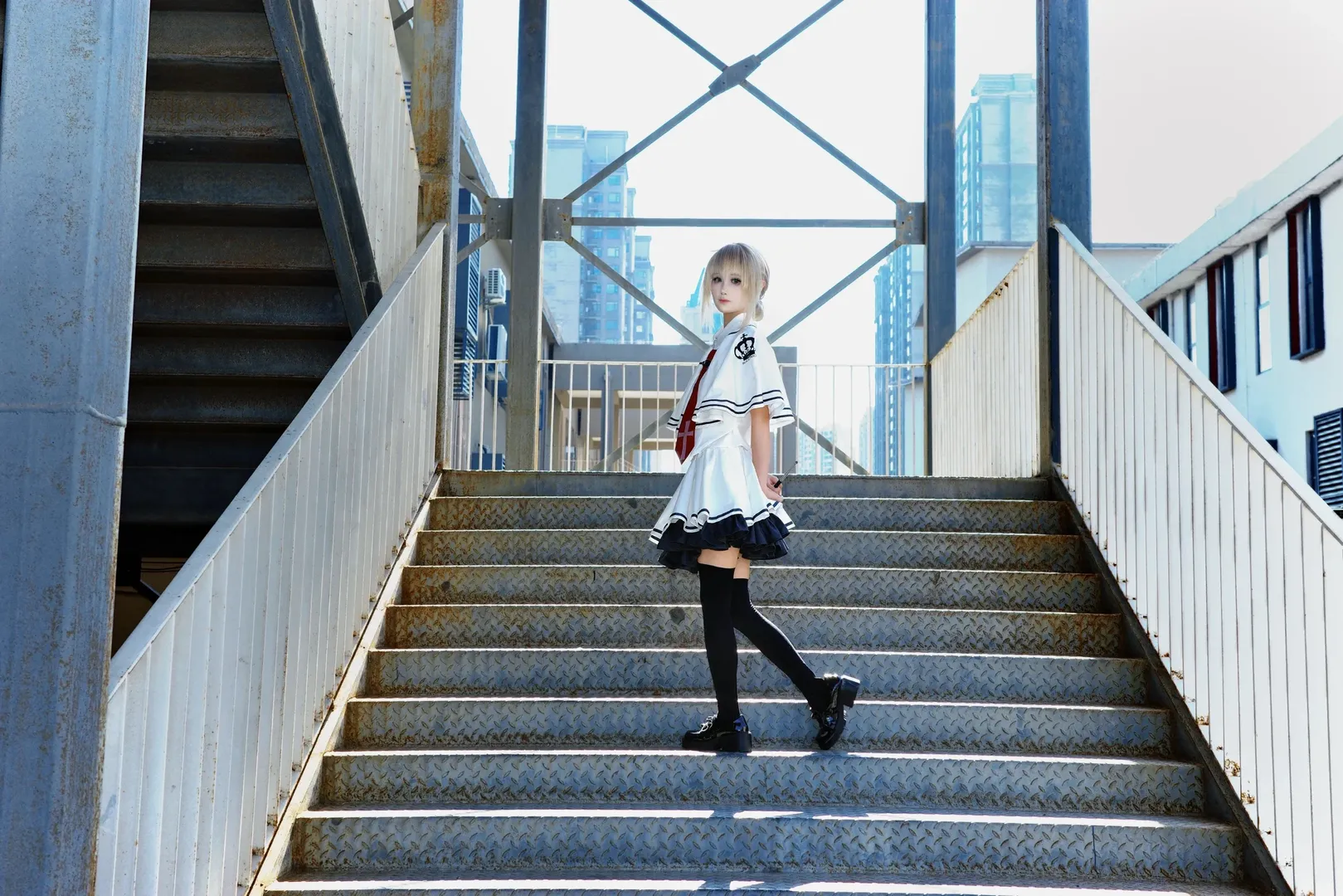 【橘希实香cos】素晴日里的制服少女，漫步于不连续存在的阶梯 - 第 2 张