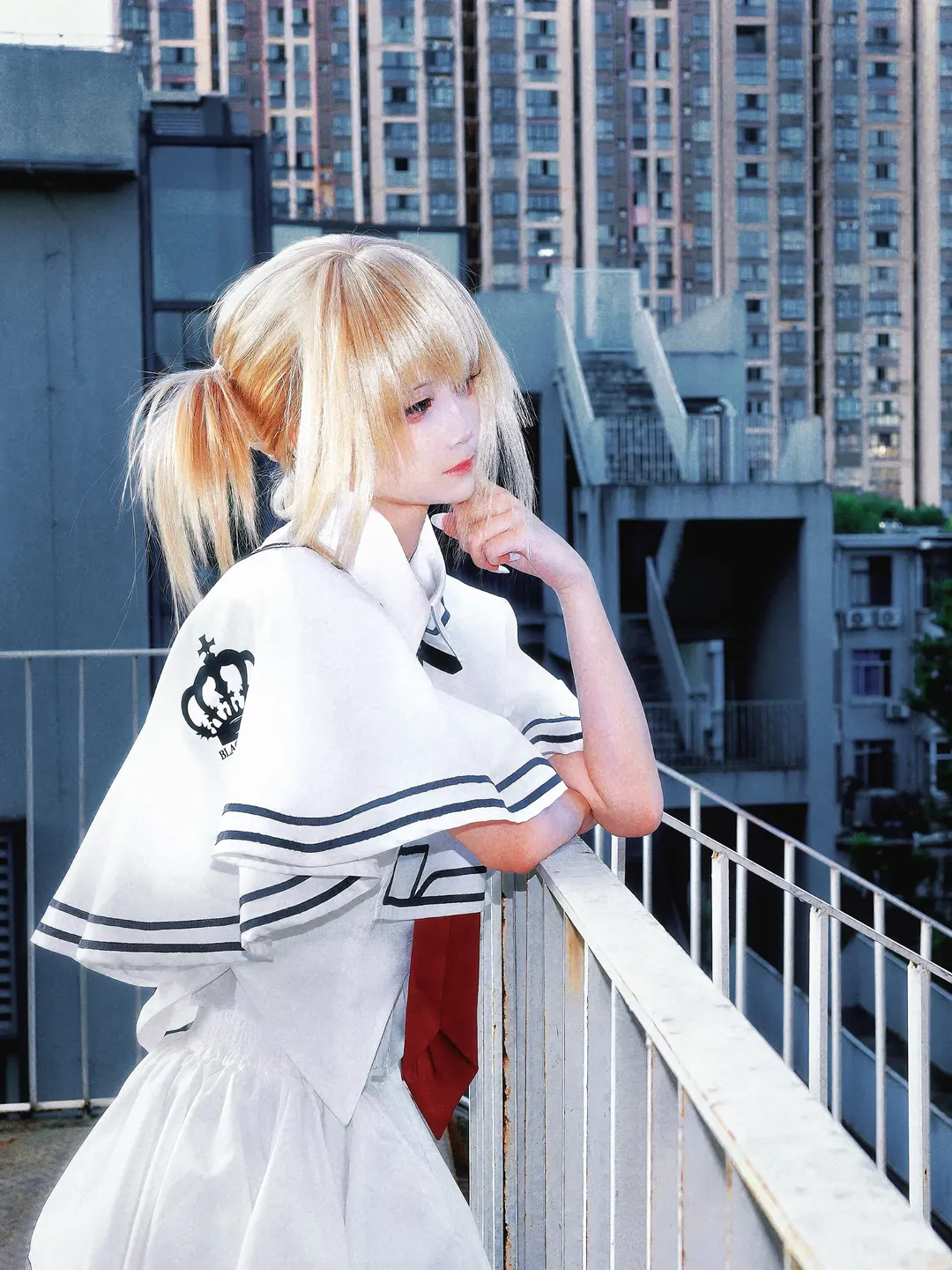 【橘希实香cos】素晴日里的制服少女，漫步于不连续存在的阶梯 - 第 3 张