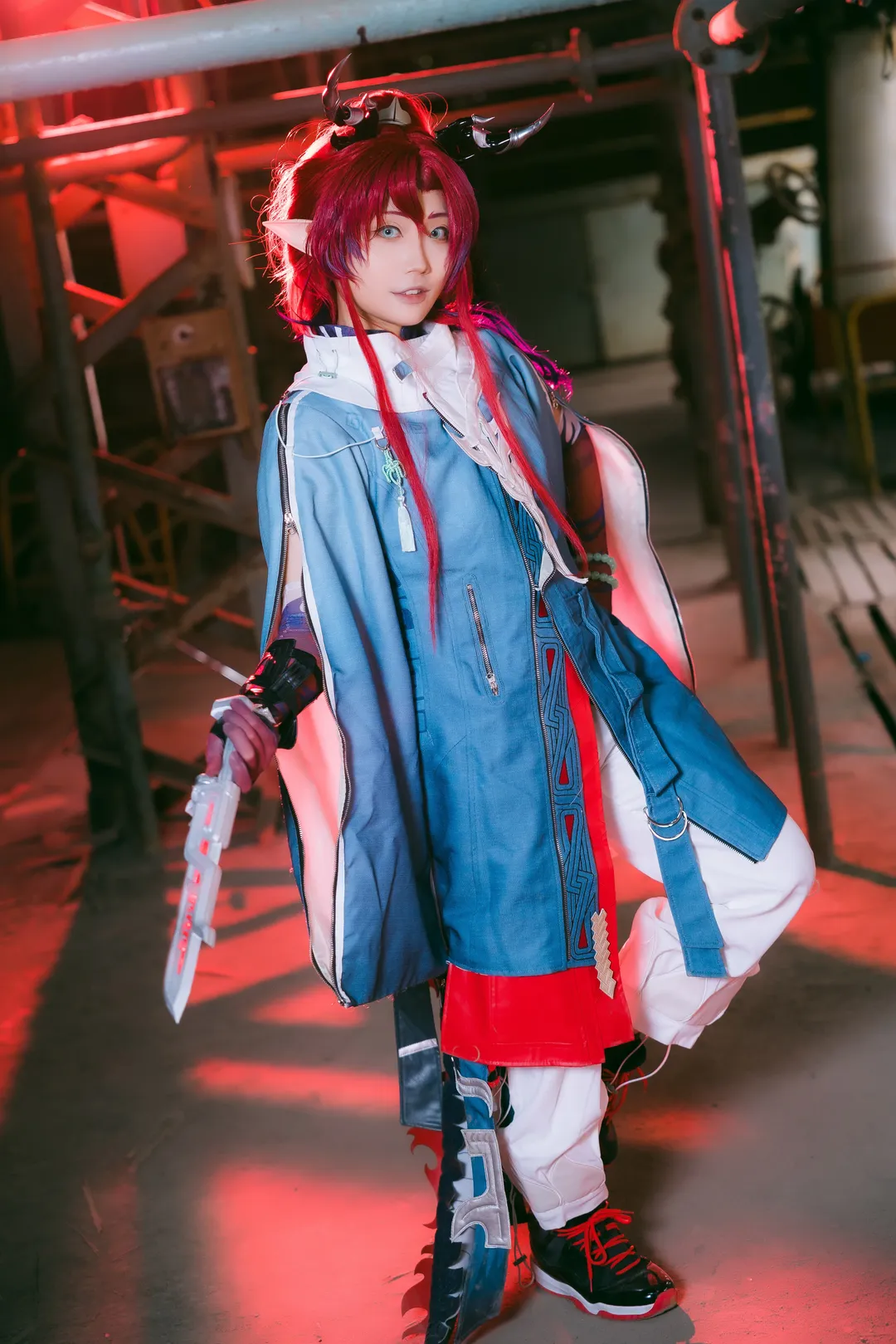 【余cos】明日方舟废墟里的红蓝撞色 - 第 3 张