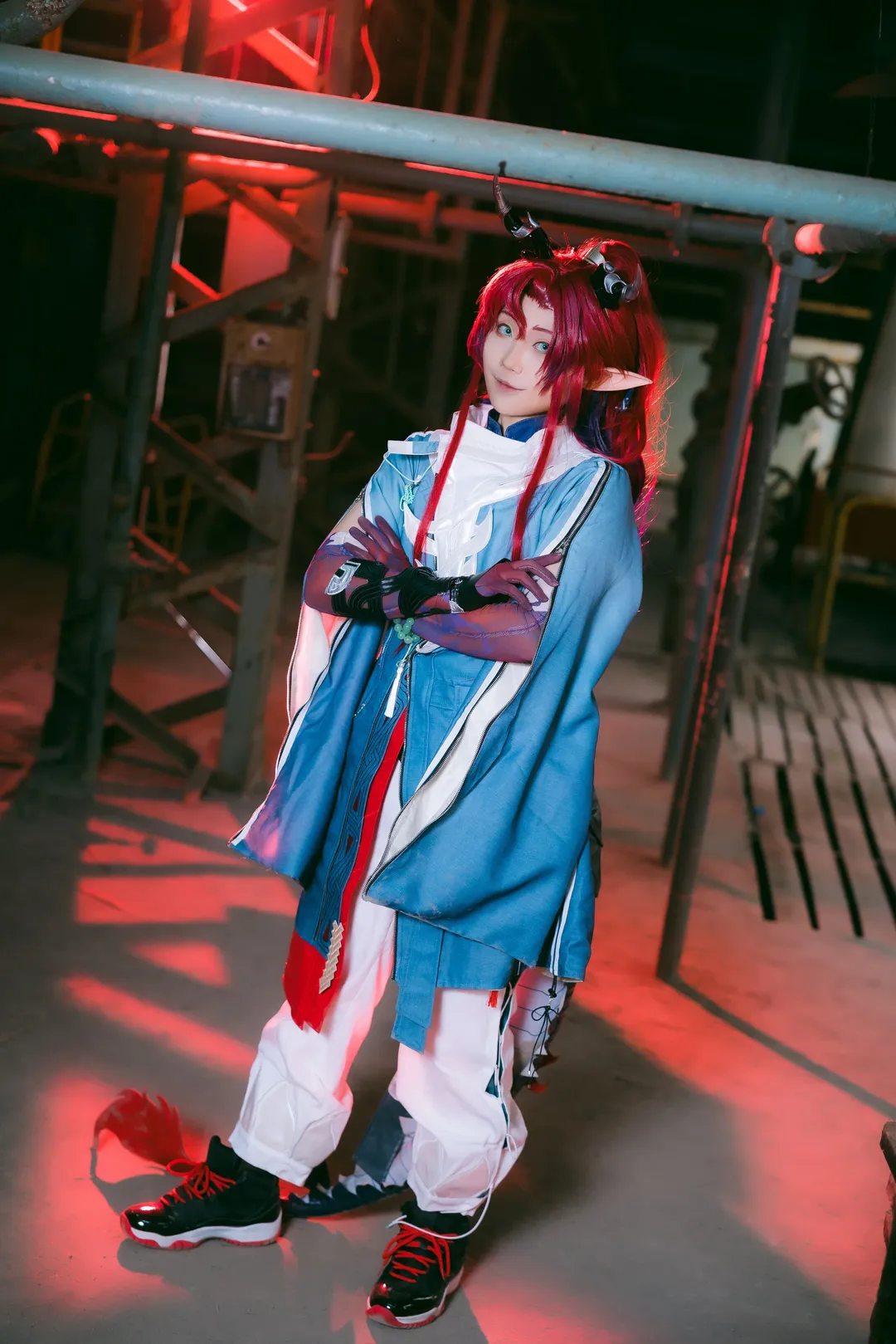 【余cos】明日方舟废墟里的红蓝撞色 - 第 5 张