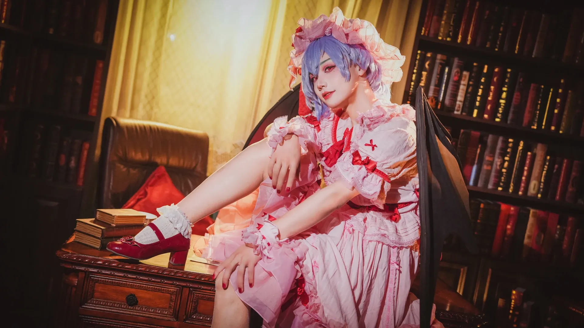 【蕾米莉亚cos】东方project复古书房里的吸血鬼少女
