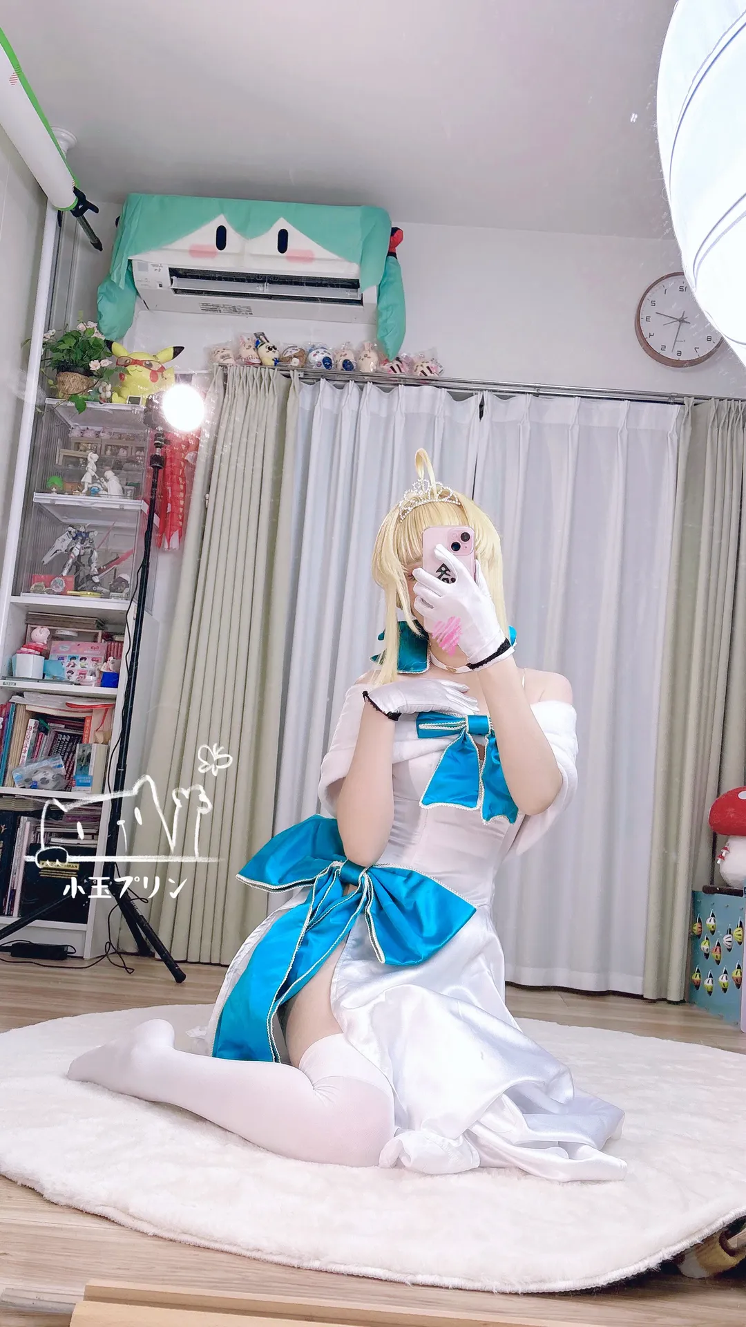 【アルトリア コスプレ】フェイトシリーズの白ドレス姿、自宅撮影記録 - 1 枚目