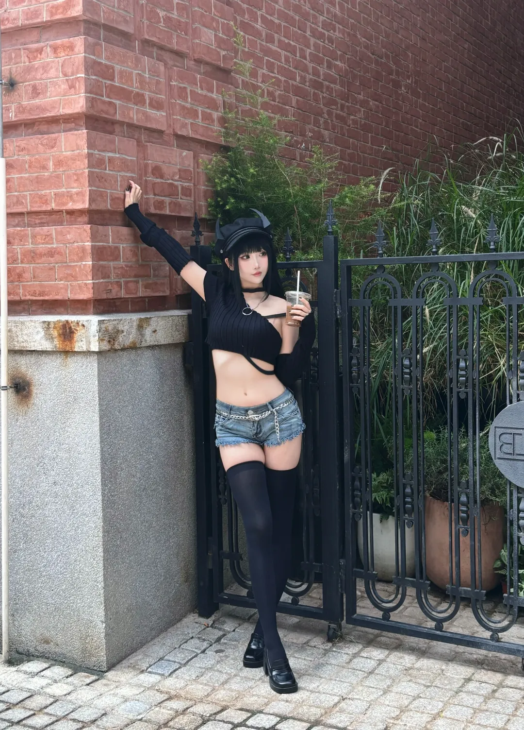 【能代 コスプレ】アズールレーン 黒系デイリースタイルのアンニュイなコスプレ街撮り - 3 枚目