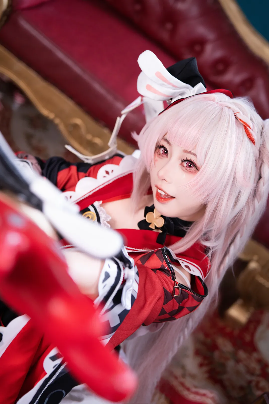 【原神cos】红黑白配色的女仆元素场照，梦幻扑克牌里的童话感 - 第 2 张