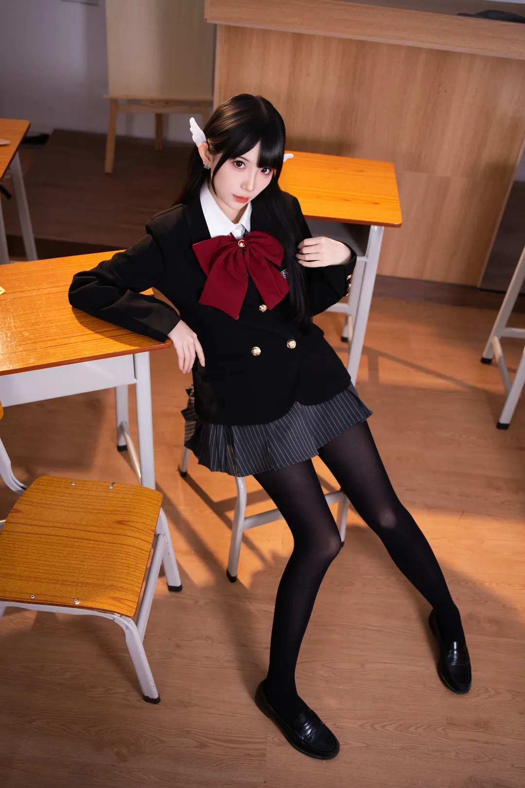 这套学院风制服穿搭，教室里的校园感瞬间拉满 - 第 1 张