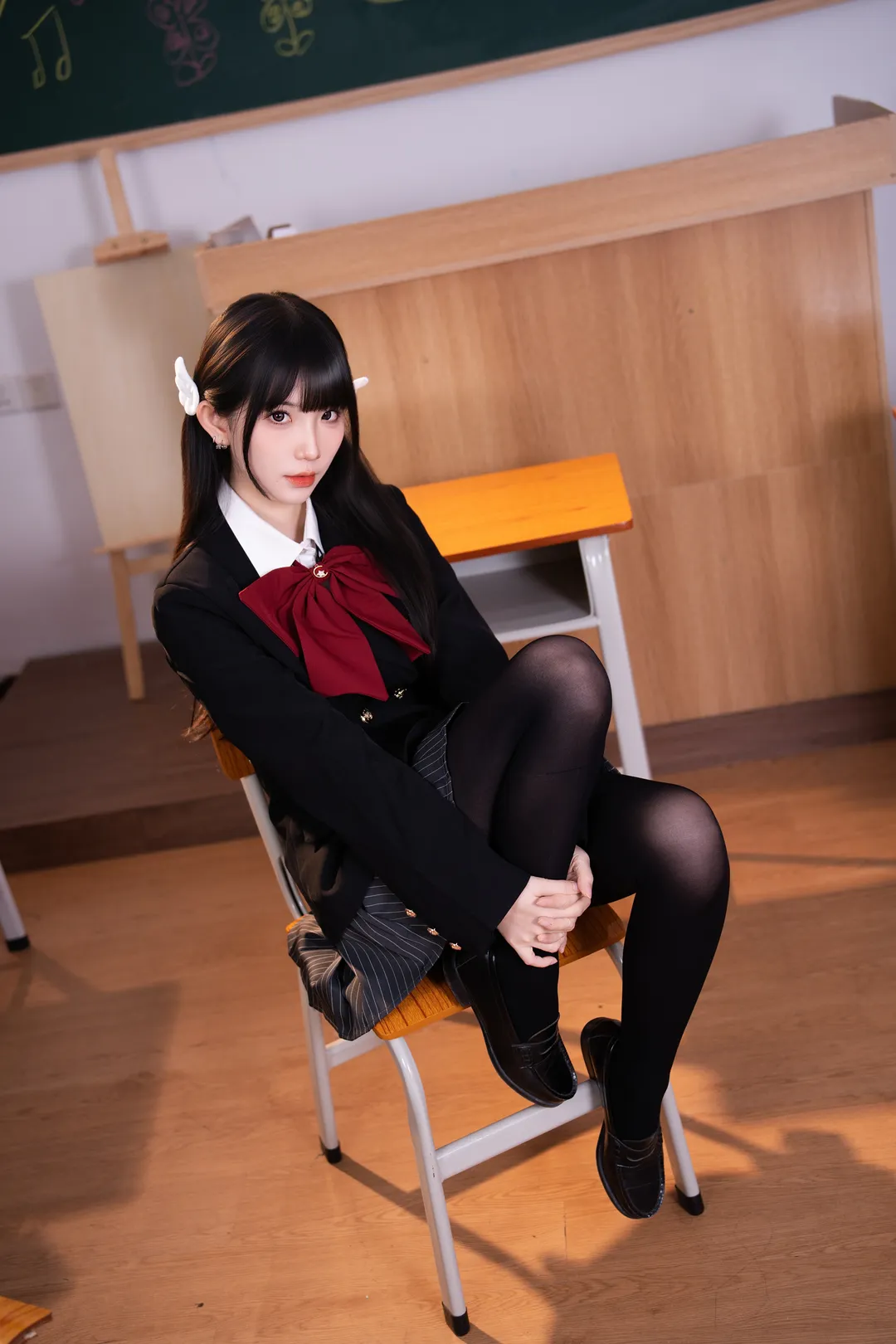 这套学院风制服穿搭，教室里的校园感瞬间拉满 - 第 3 张