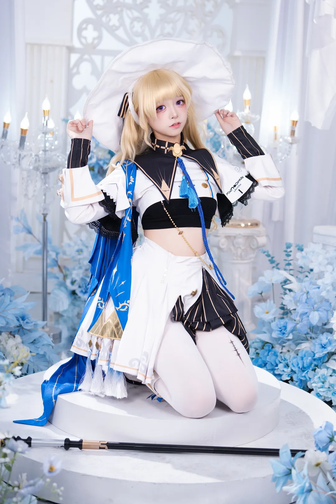【菲比cos】蓝白花丛中的魔法使，这套大帽子差点把我压垮 - 第 3 张