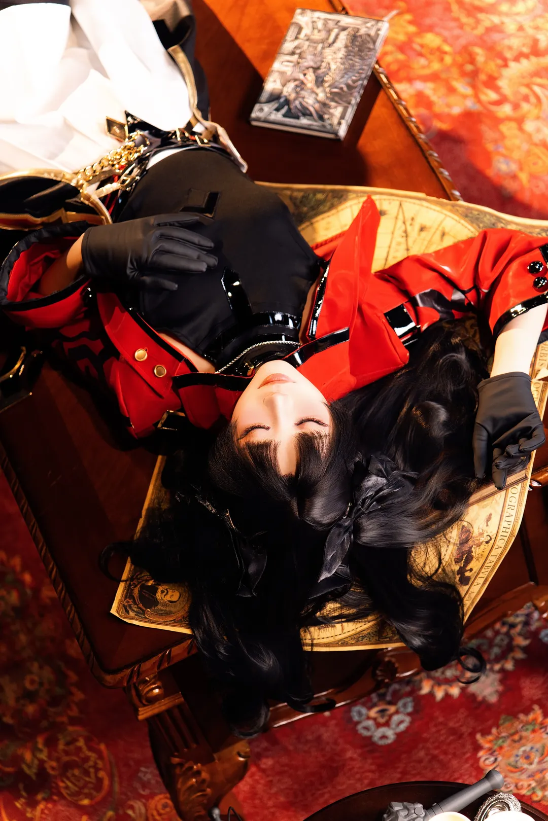 【遠坂凜cos】復古書房裡的紅黑美學定格 - 第 3 張