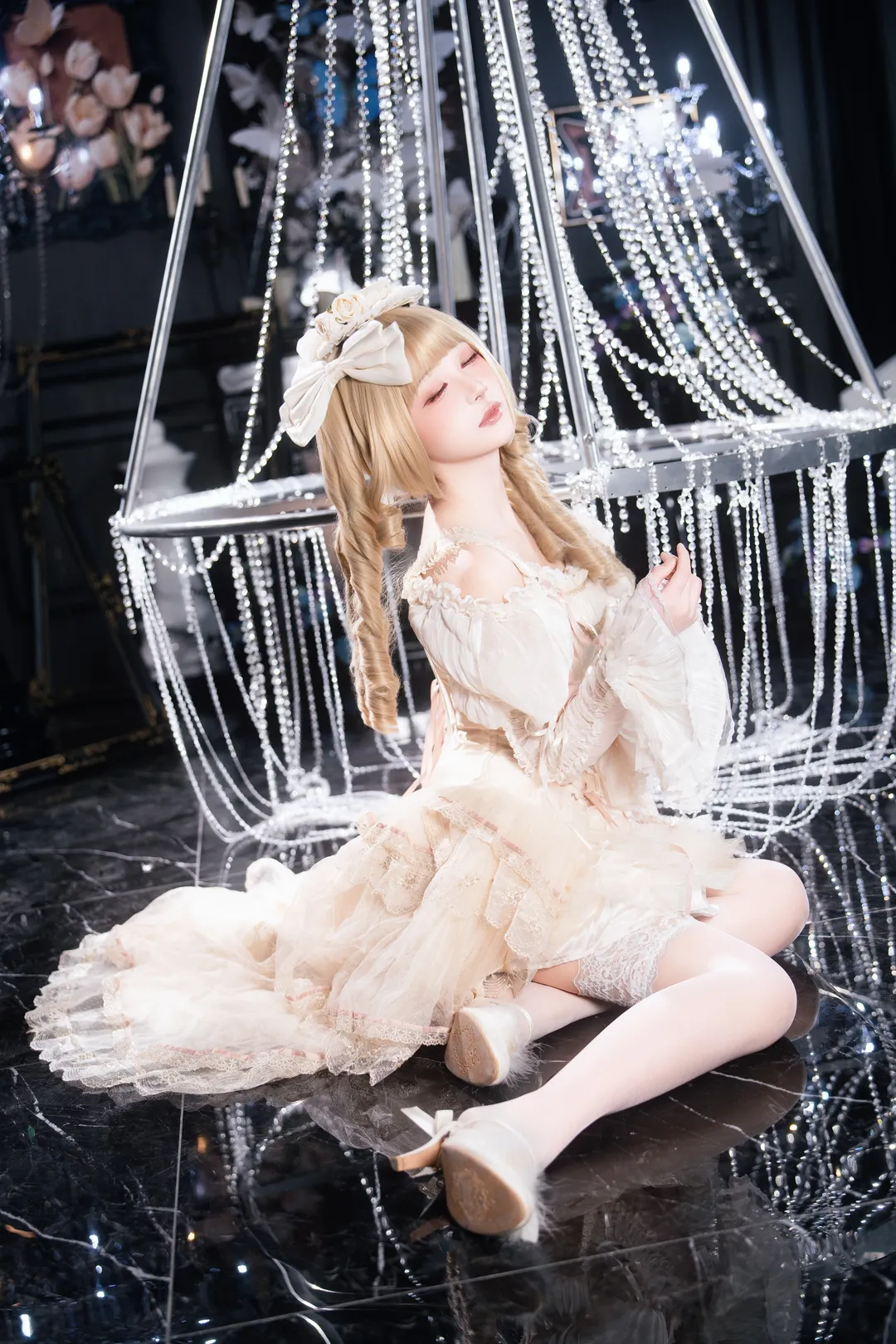 This Cream-Toned Lolita Outfit: A Dreamy Night Beneath Crystal Beaded Strands - Image 3