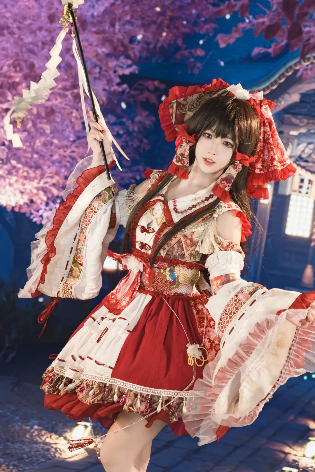 【博丽灵梦cos】东方project里的红白巫女，夜色下的樱花神社 - 第 4 张