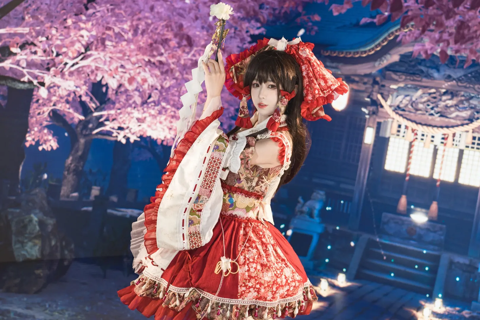 【博丽灵梦cos】东方project里的红白巫女，夜色下的樱花神社 - 第 5 张