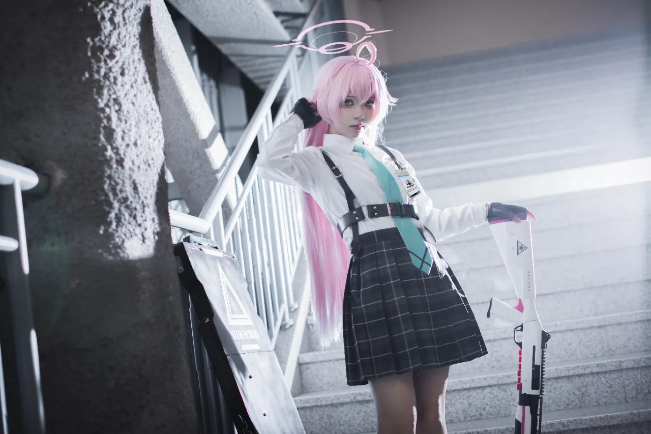 【小鸟游星野cos】蔚蓝档案里的大叔，拍完只想睡午觉 - 第 3 张
