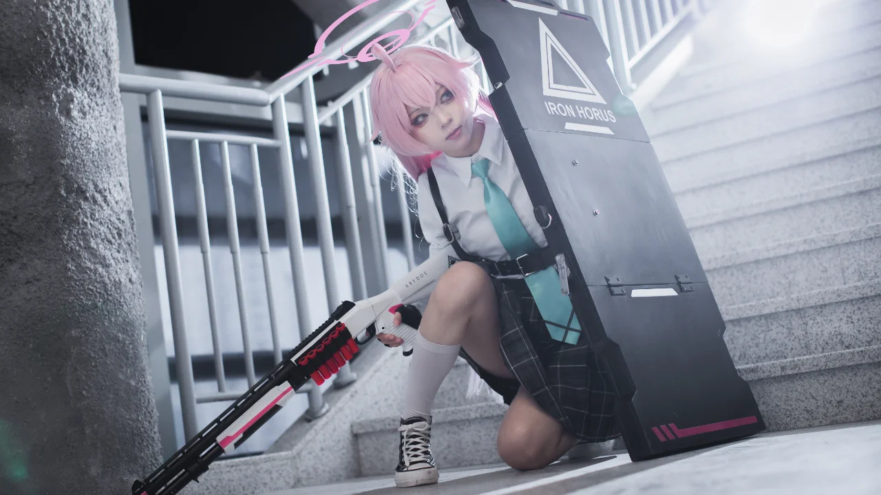 【小鸟游星野cos】蔚蓝档案里的大叔，拍完只想睡午觉 - 第 5 张