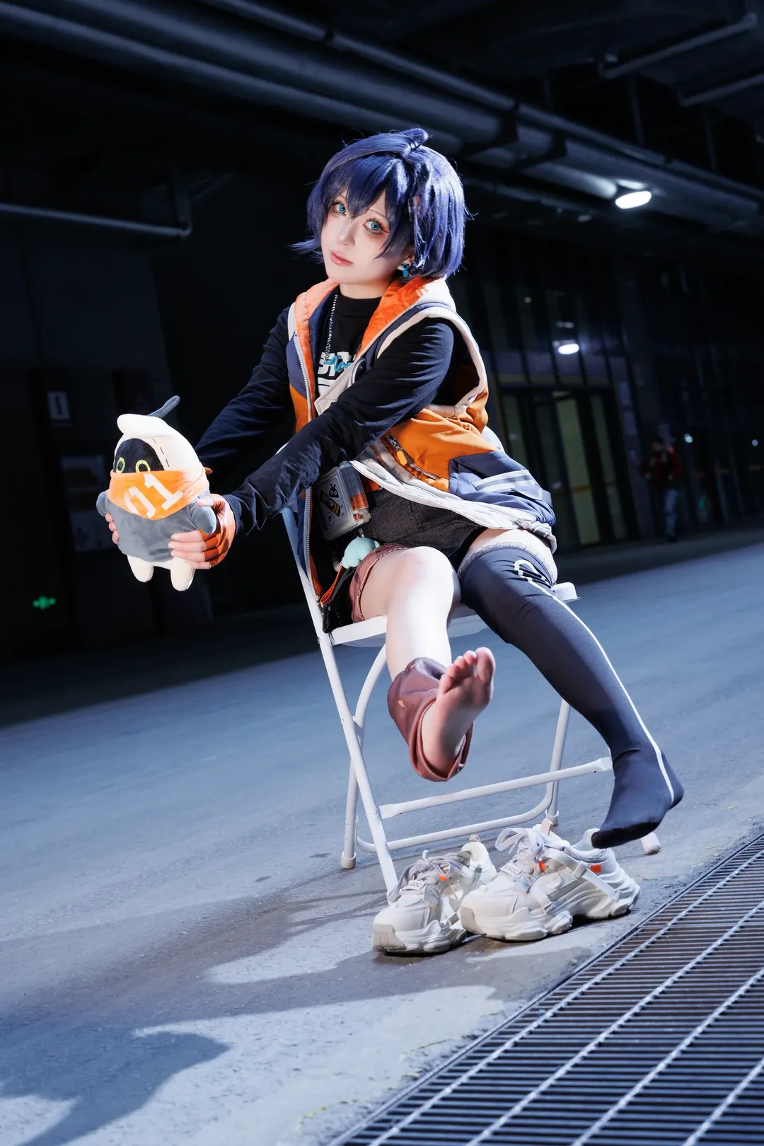 【玲cos】绝区零蓝发少女的街头出片记录