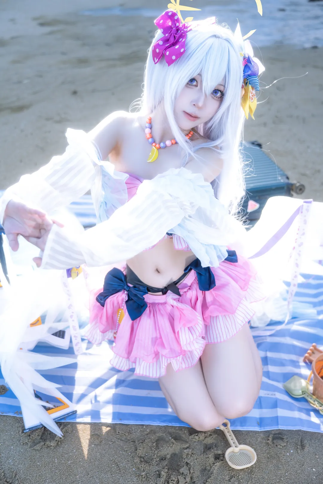 【Shirasu Azusa cosplay】Blue Archive Beach Holiday, Capturing Summer Moments - Image 1