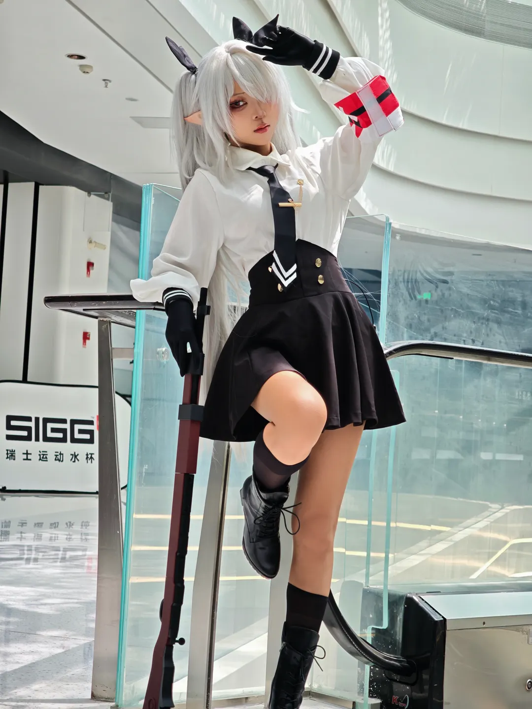 【银镜伊织cos】蔚蓝档案的战术服与清冷气场
