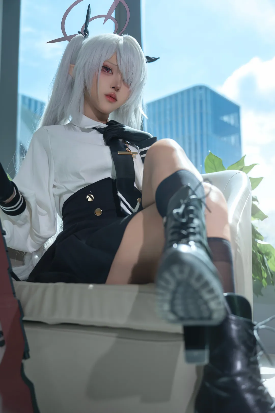 【银镜伊织cos】蔚蓝档案风纪委员的冷冽狙击手 - 第 1 张