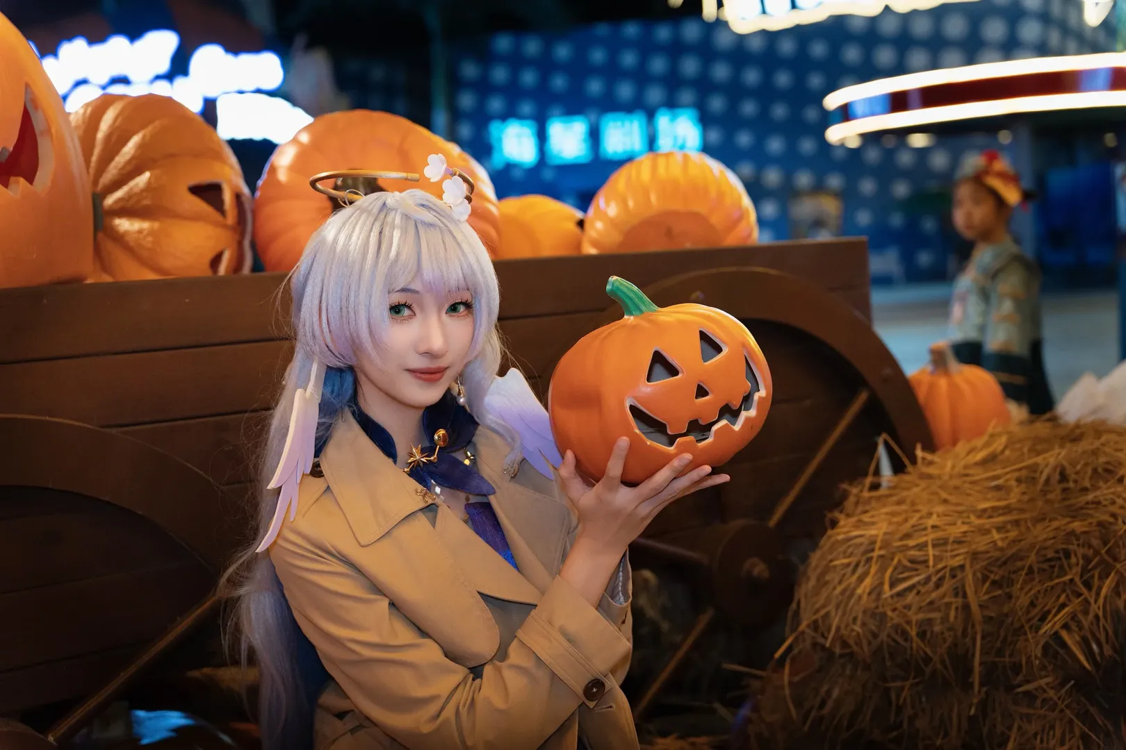 [Robin Cosplay] Honkai: Star Rail's Cruise — Daily Life in a Halloween Amusement Park - Image 1