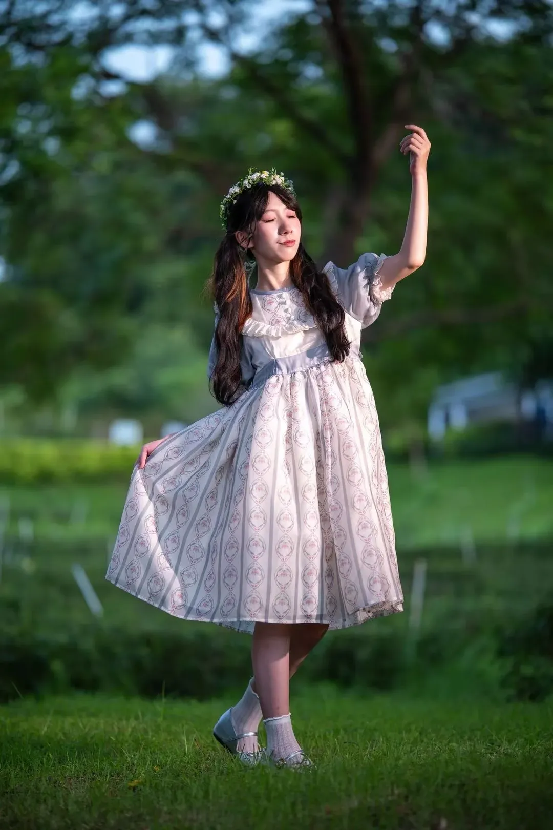 帶兩盞燈去公園拍洛麗塔外拍，喂蚊子也值了 - 第 6 張