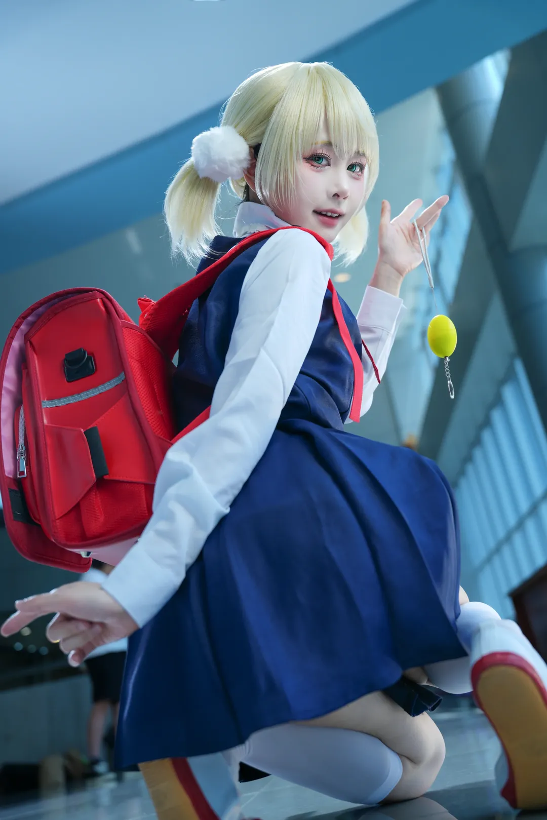 【时雨羽衣cos】双马尾配红书包，轻松拿捏俏皮感 - 第 2 张