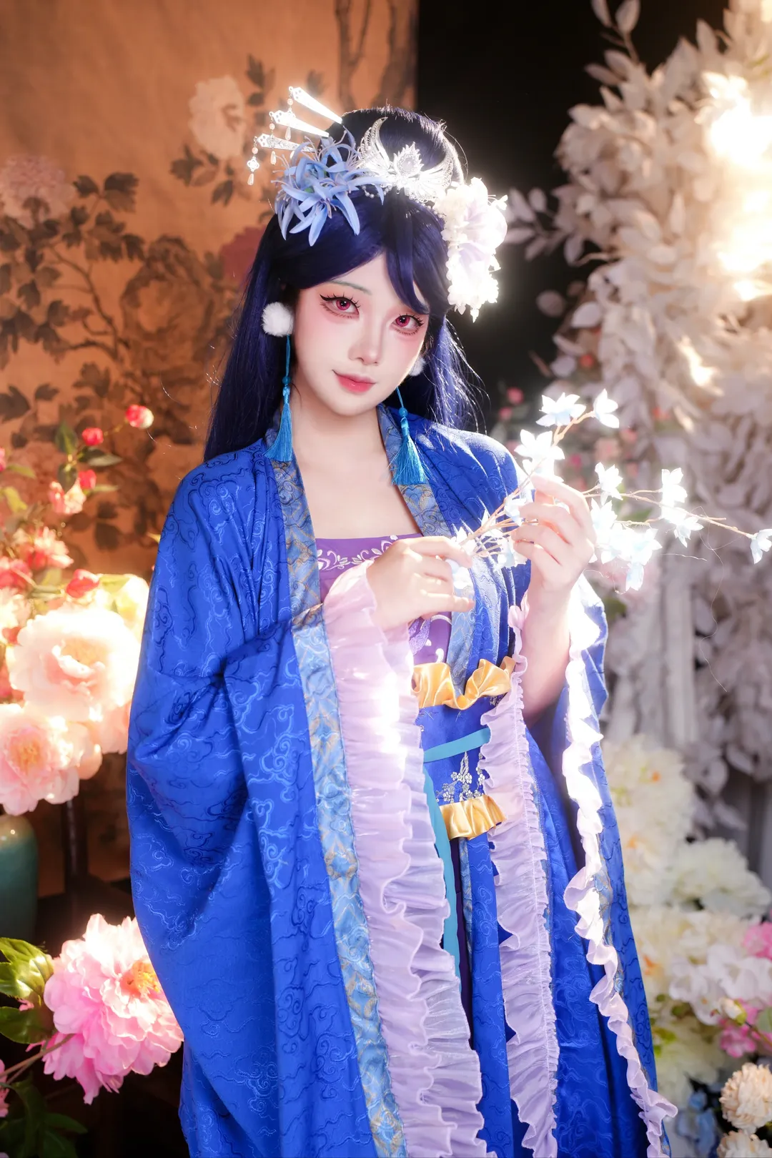 蓝发古风汉服造型，游走于古典山水梦境