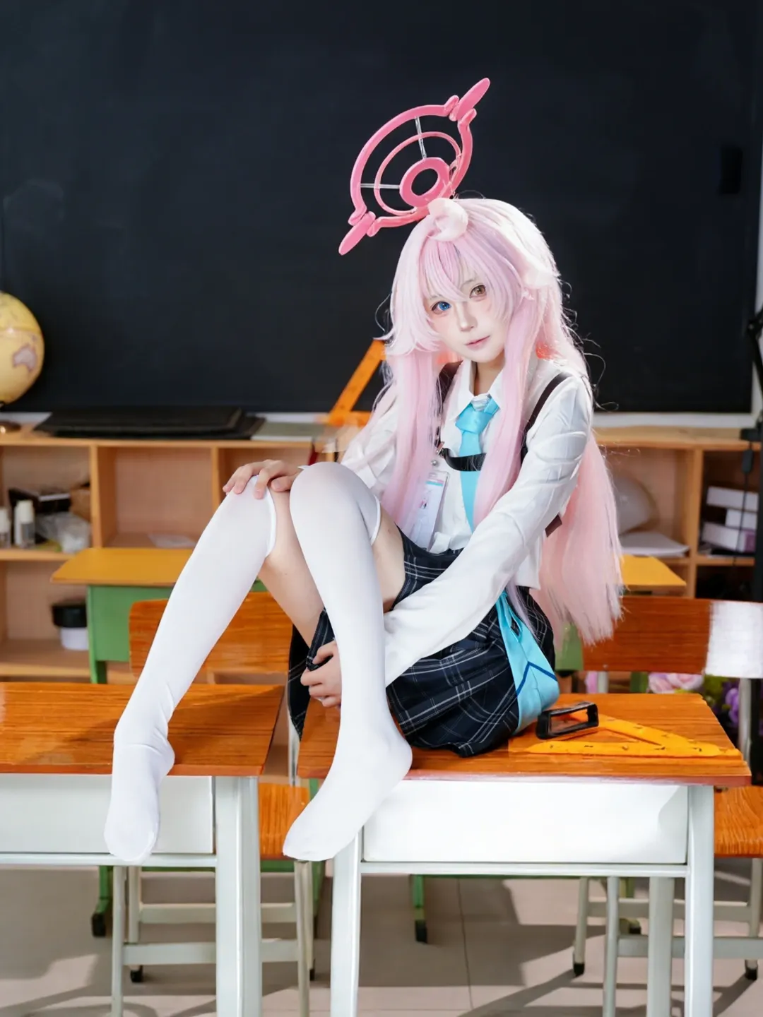 【小鸟游星野cos】蔚蓝档案教室正片拍摄记录 - 第 1 张