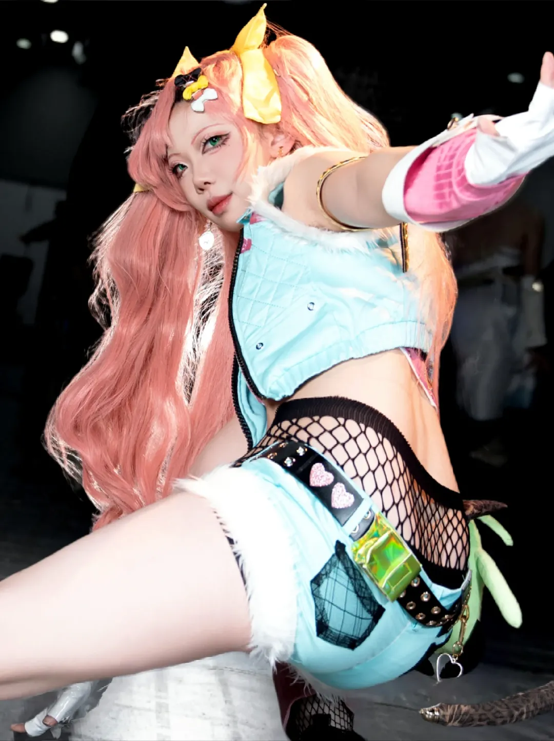 【にこ コスプレ】ゼンレスゾーンゼロのピンク髪猫ちゃん、この戦闘ポーズはマジでハードコア - 1 枚目