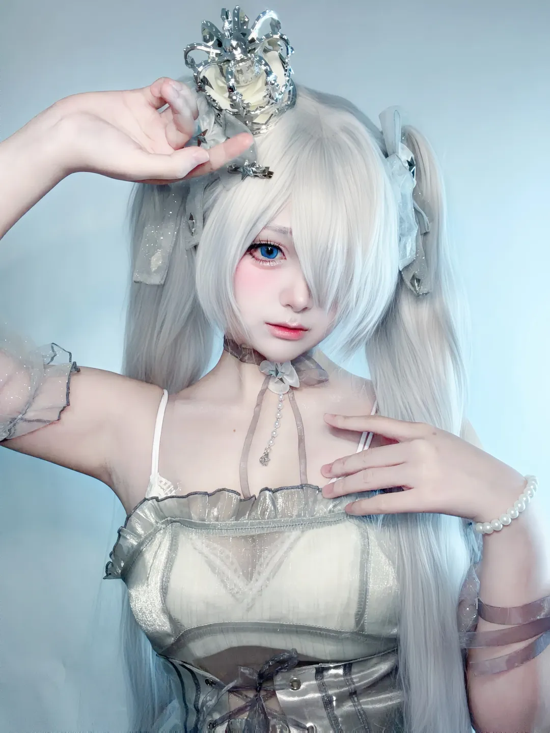 【灰姑娘cos】胜利女神nikke银色幻境里的冷脸萌