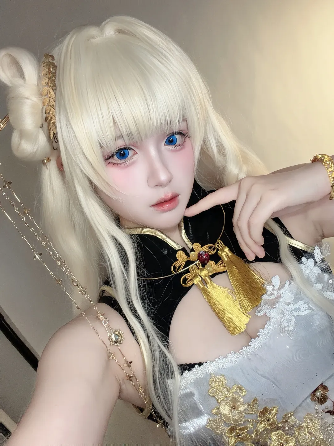 【胜利女神nikke】反差感拉满，冷脸与笑颜的对决 - 第 1 张