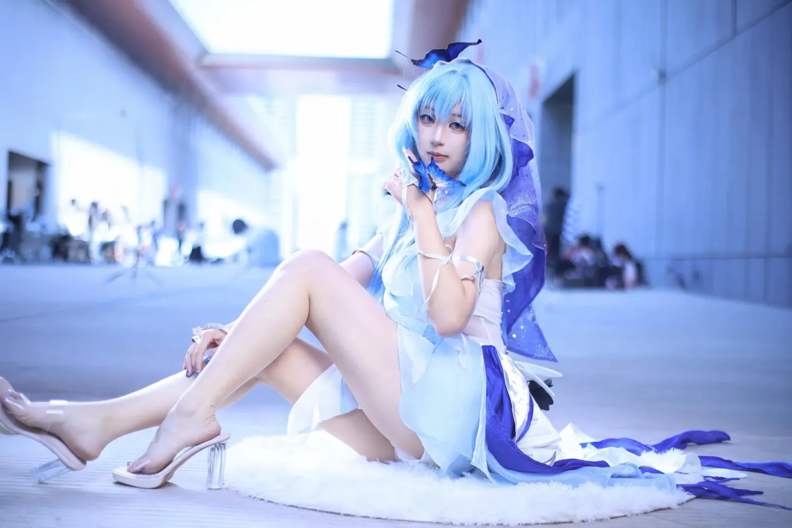 【甘雨cos】冰系本命觉醒，蓝色蝴蝶也来贴贴了 - 第 1 张