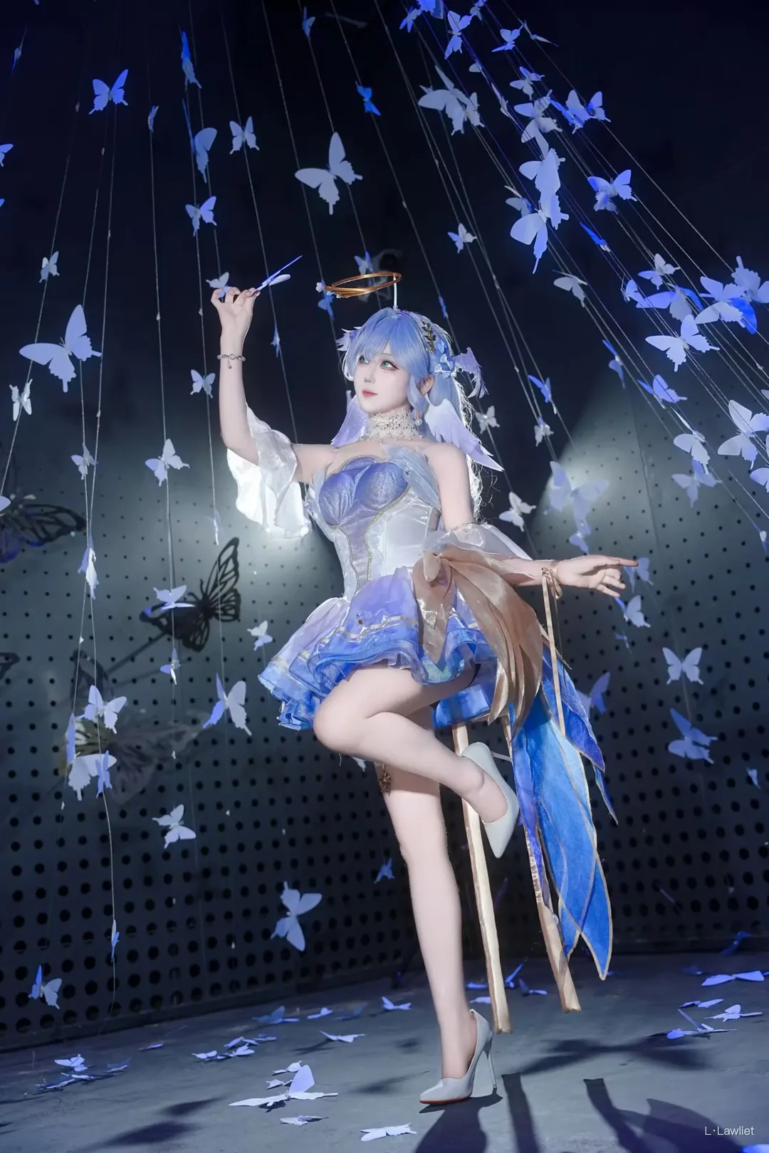 【唐舞桐cos】斗罗大陆里的蓝发少女与蓝蝶共舞 - 第 1 张