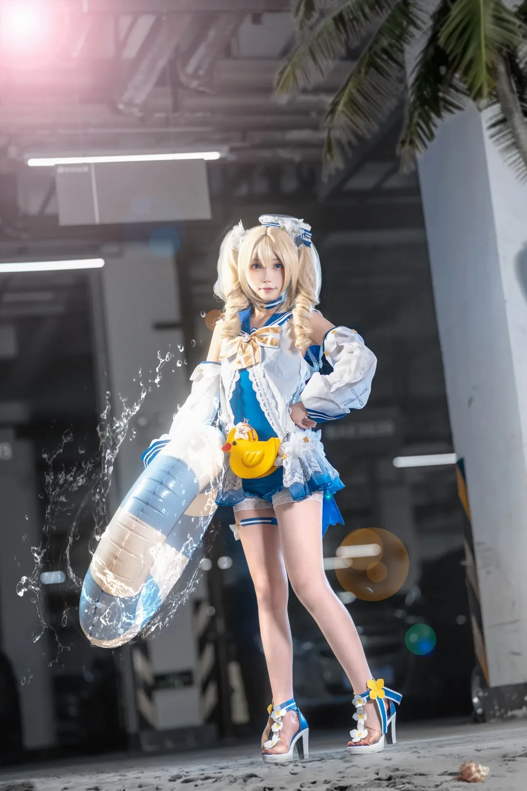 【芭芭拉cos】原神夏日水元素特辑，手持鸭鸭的元气满满