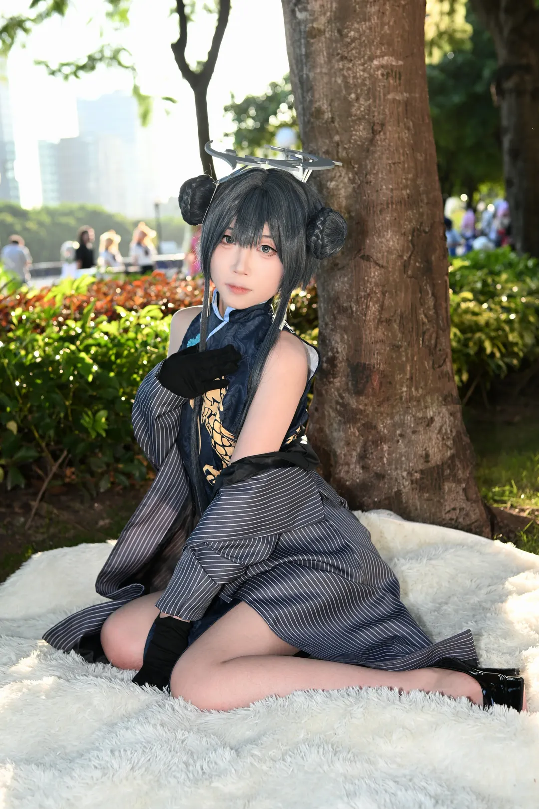 【Misaki cosplay】Hardcore Contrast of Navy Gold Dragon Cheongsam and Firearms at CICF Expo - Image 2