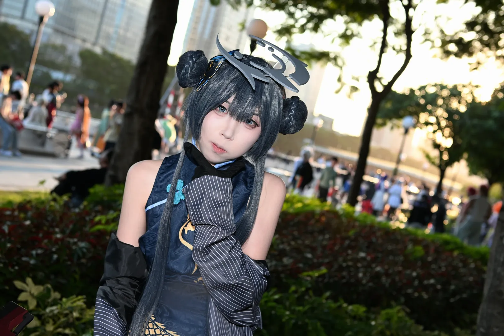 【Misaki cosplay】Hardcore Contrast of Navy Gold Dragon Cheongsam and Firearms at CICF Expo - Image 3