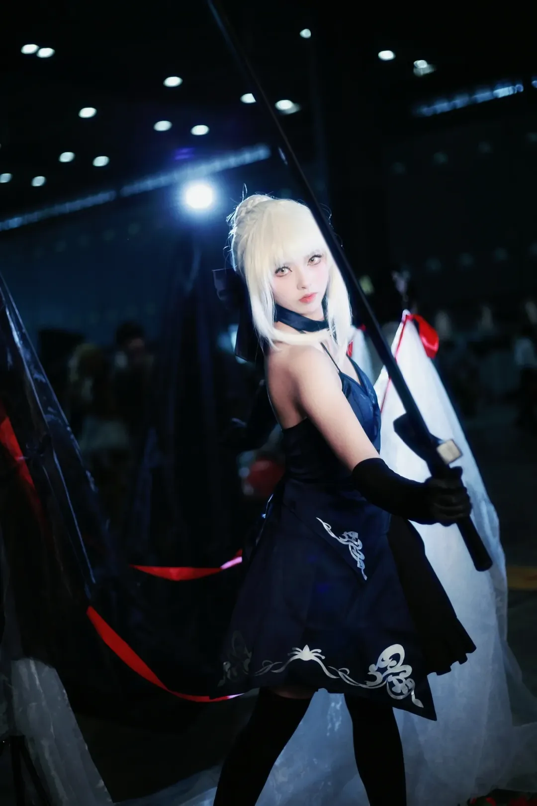 【阿尔托莉雅cos】Fate/Grand Order 热浪漫展冷色调场照 - 第 3 张