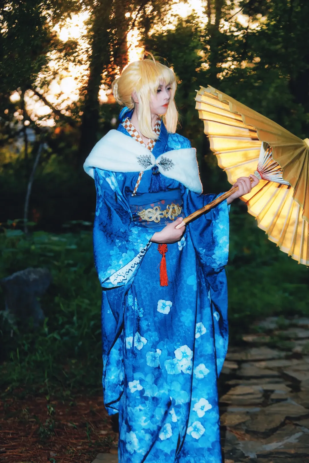 【阿爾託莉雅cos】黃昏逆光下那抹靜謐的藍，來自Fate/Grand Order的片場記錄 - 第 1 張