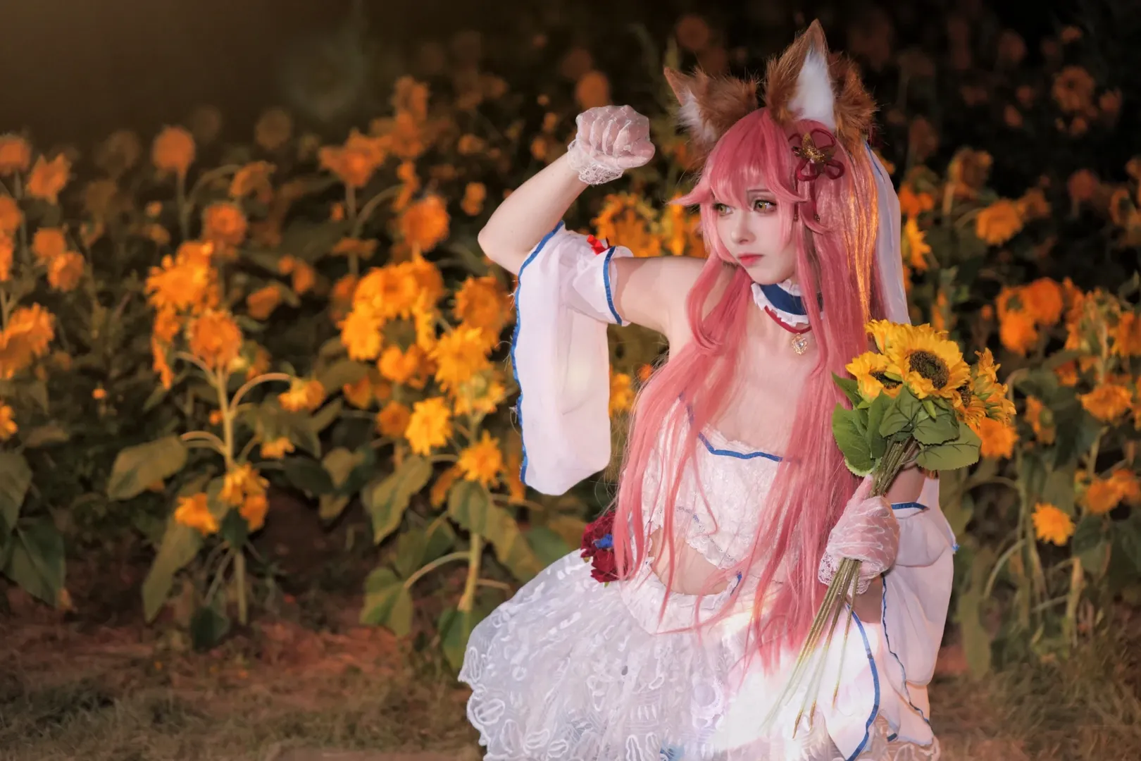 【玉藻前cos】夜色中的向日葵花海，白裙与兽耳同人拍摄记录 - 第 5 张