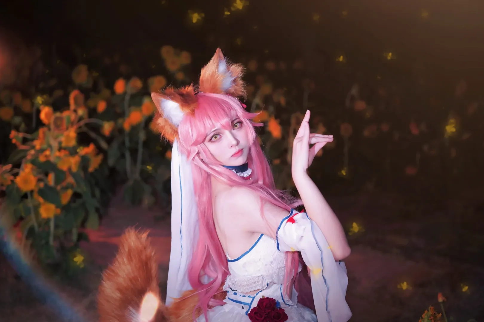 【玉藻前cos】夜色中的向日葵花海，白裙与兽耳同人拍摄记录 - 第 7 张