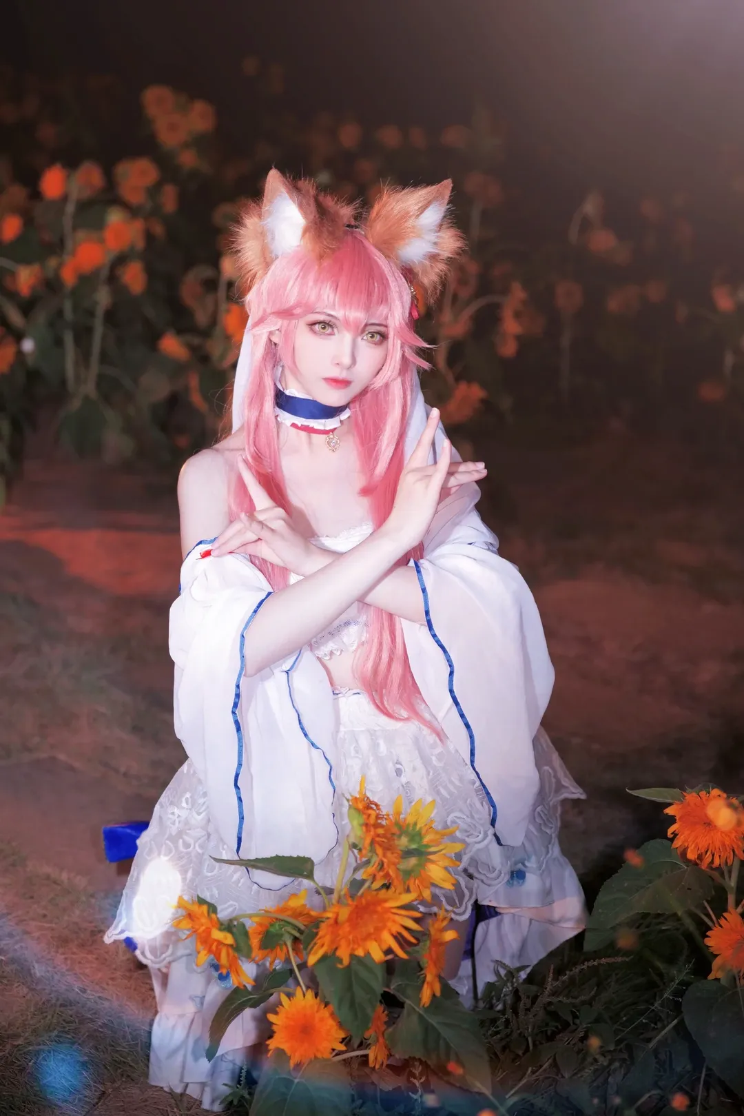 【玉藻前cos】夜色中的向日葵花海，白裙与兽耳同人拍摄记录 - 第 8 张