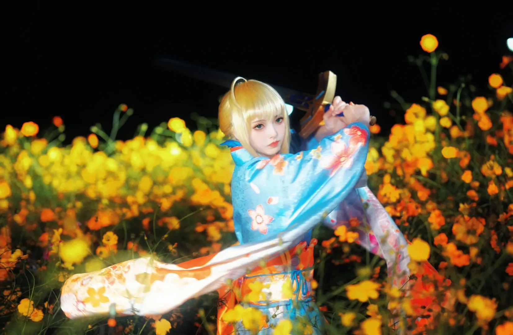 【阿尔托莉雅cos】Fate/Grand Order，夜色花海中的剑舞瞬间