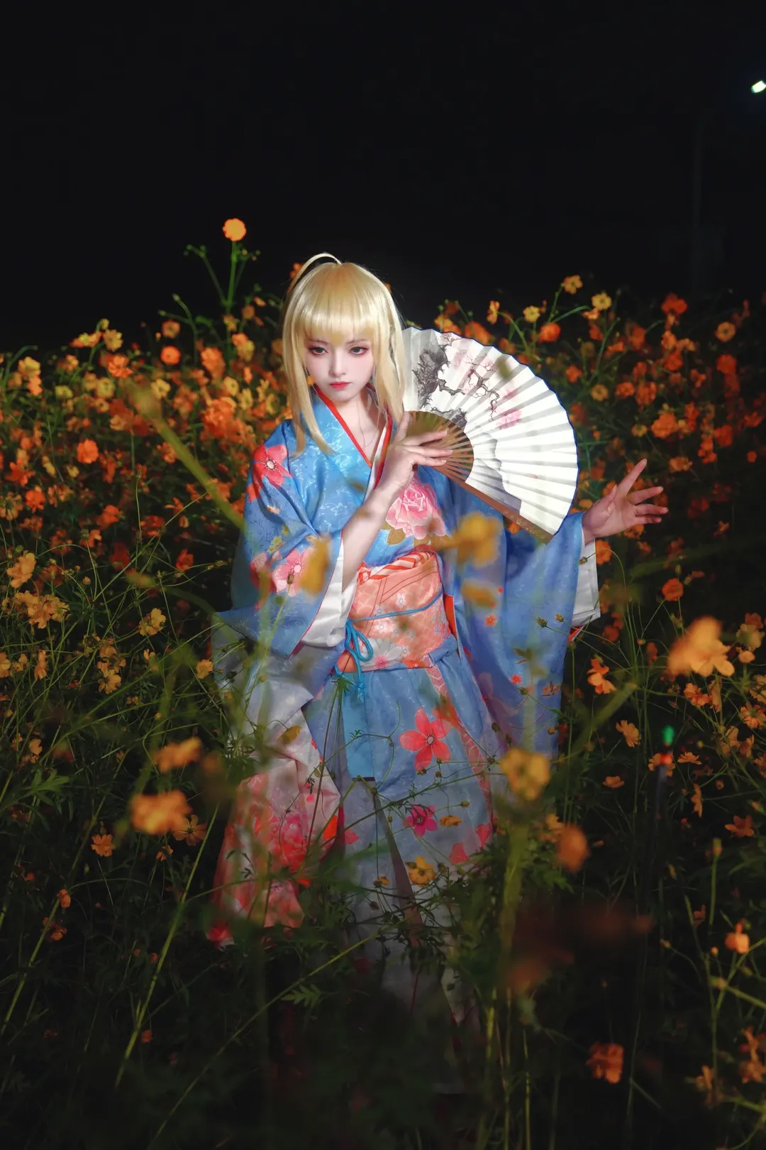 【阿尔托莉雅cos】深夜花海中的誓约之剑 - 第 1 张