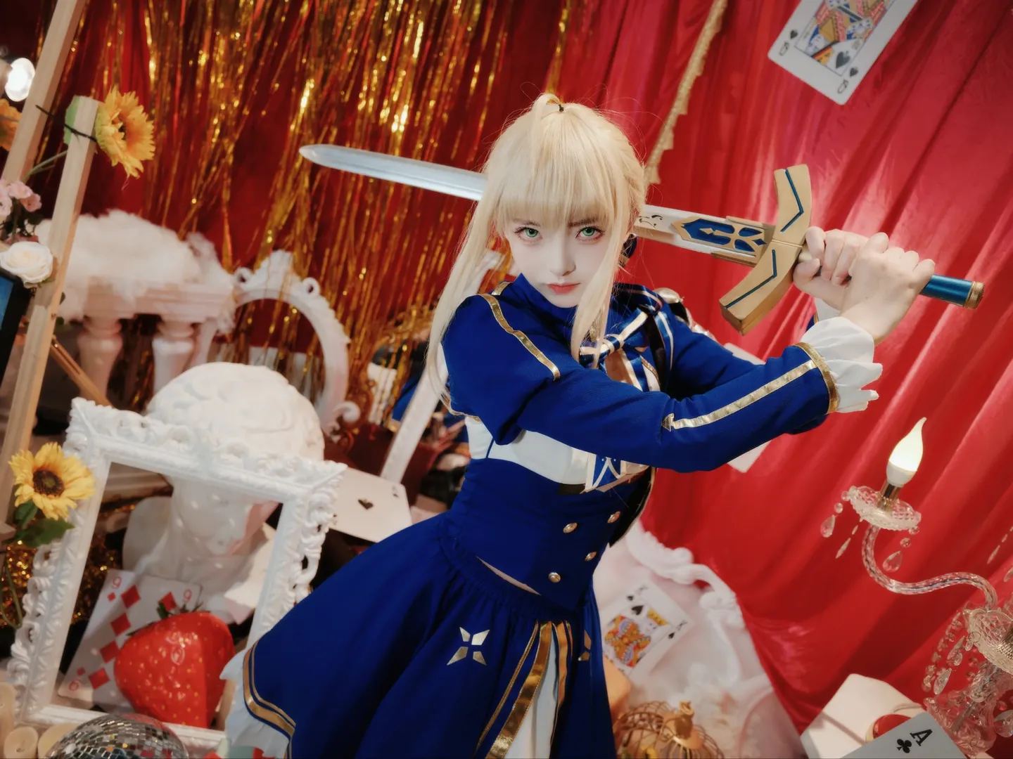 【アルトリア コスプレ】青白の戦装束を纏い、『フェイト』の奇境にて剣を振るう - 1 枚目