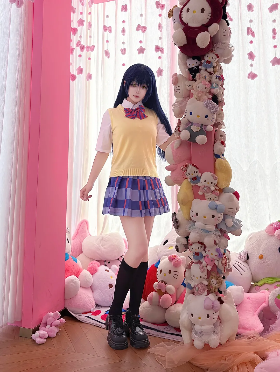 【海未cos】Love Live! 蓝发少女的清纯校服与丝袜展示